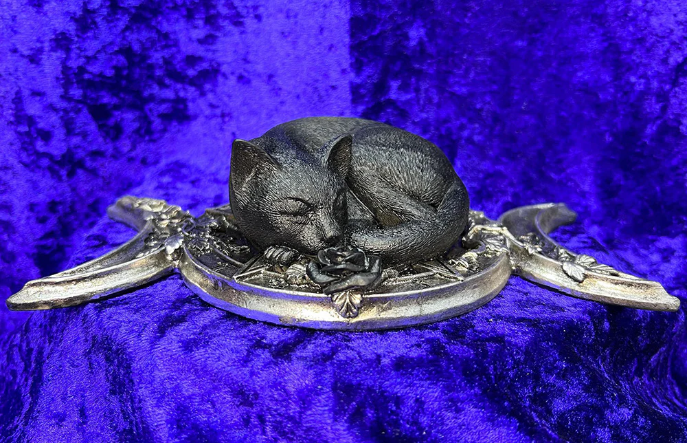 Alchemy Witches Familiar Ornament - Image 4