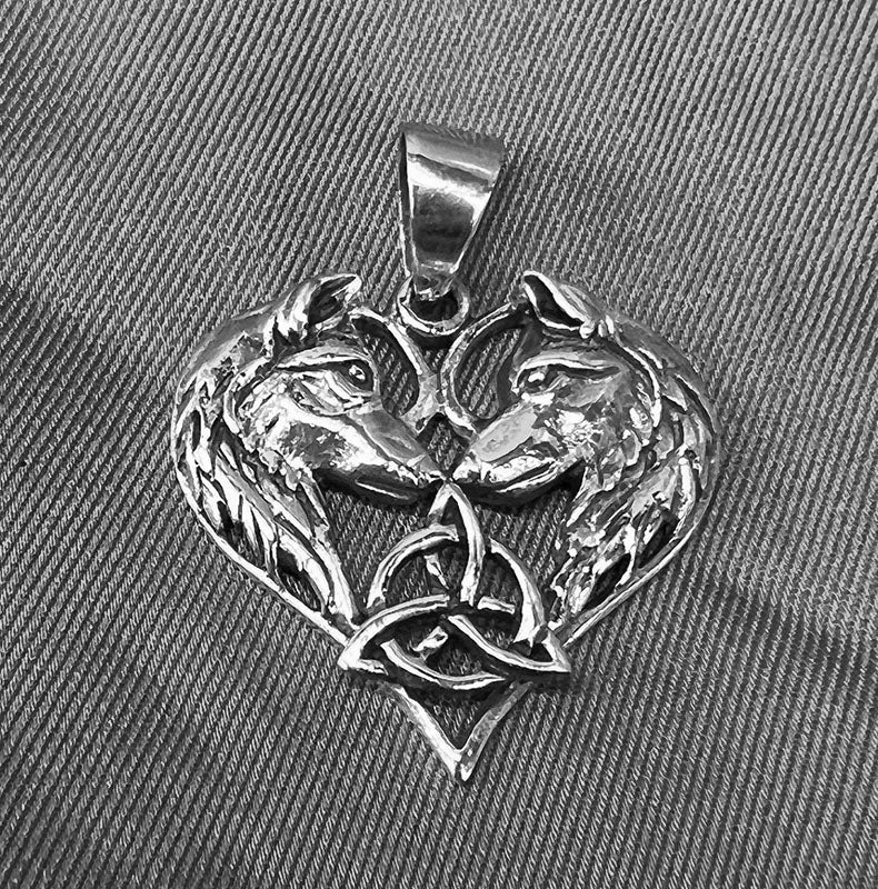 etNox Wolf Heart Silver Pendant - Image 2