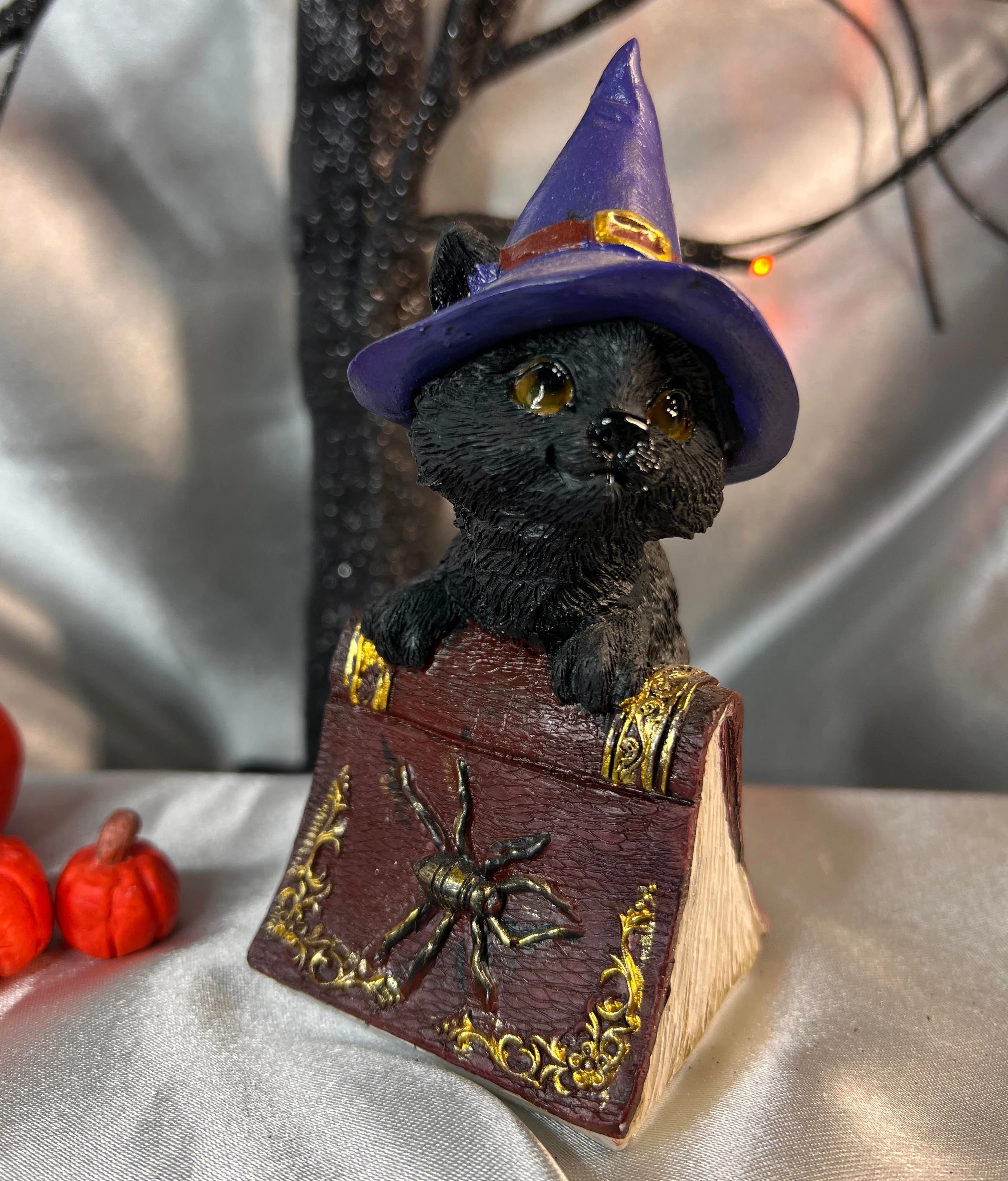 Hocus Cat Figurine - Image 2