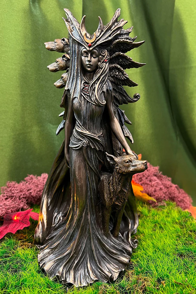 Marc Potts Hekate Bronze - Image 2