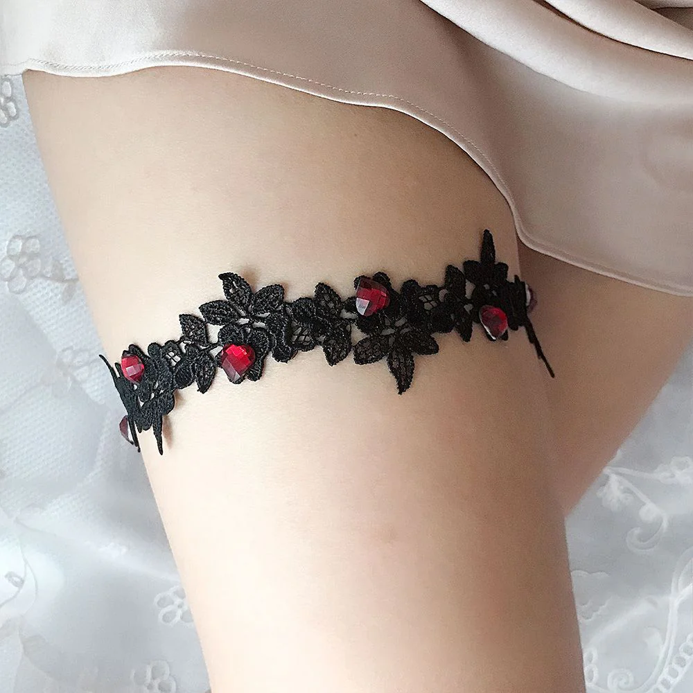 Rose and Heart Lace Garter Set - Image 4