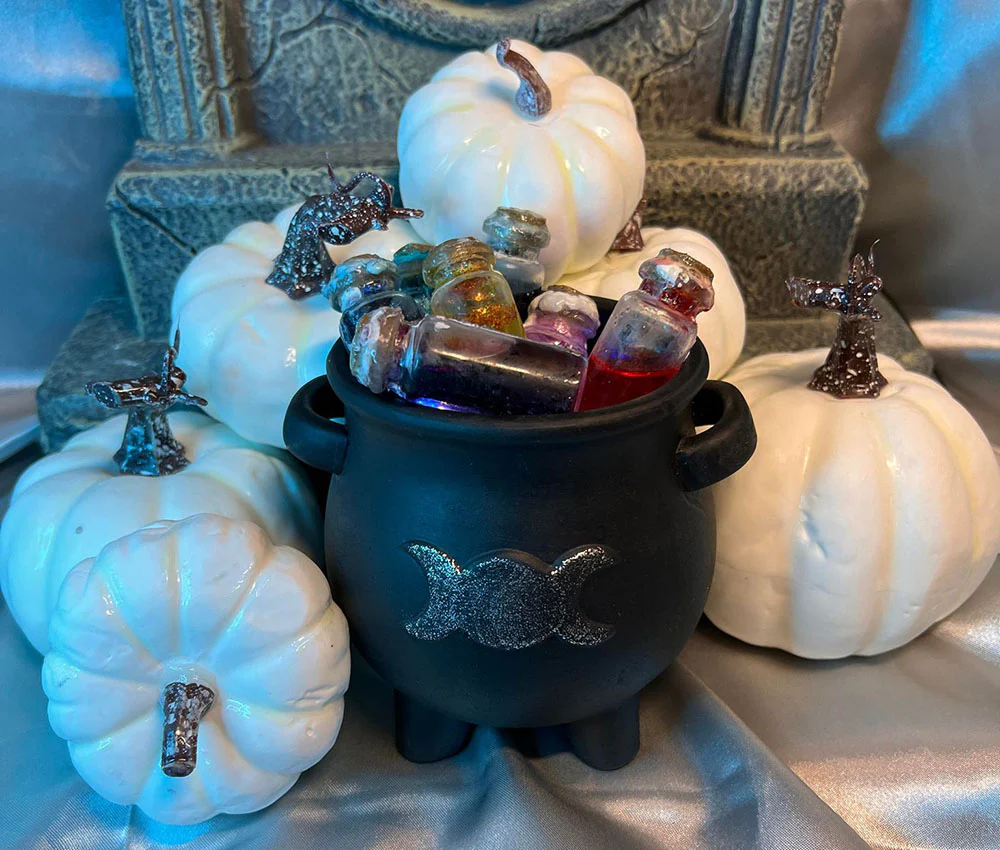 Triple Moon Cauldron Plant Pot - Image 4